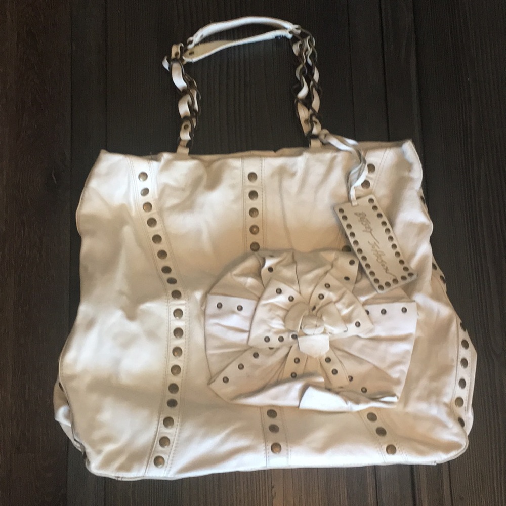 Off-white leather Betsy Johnson tote bag